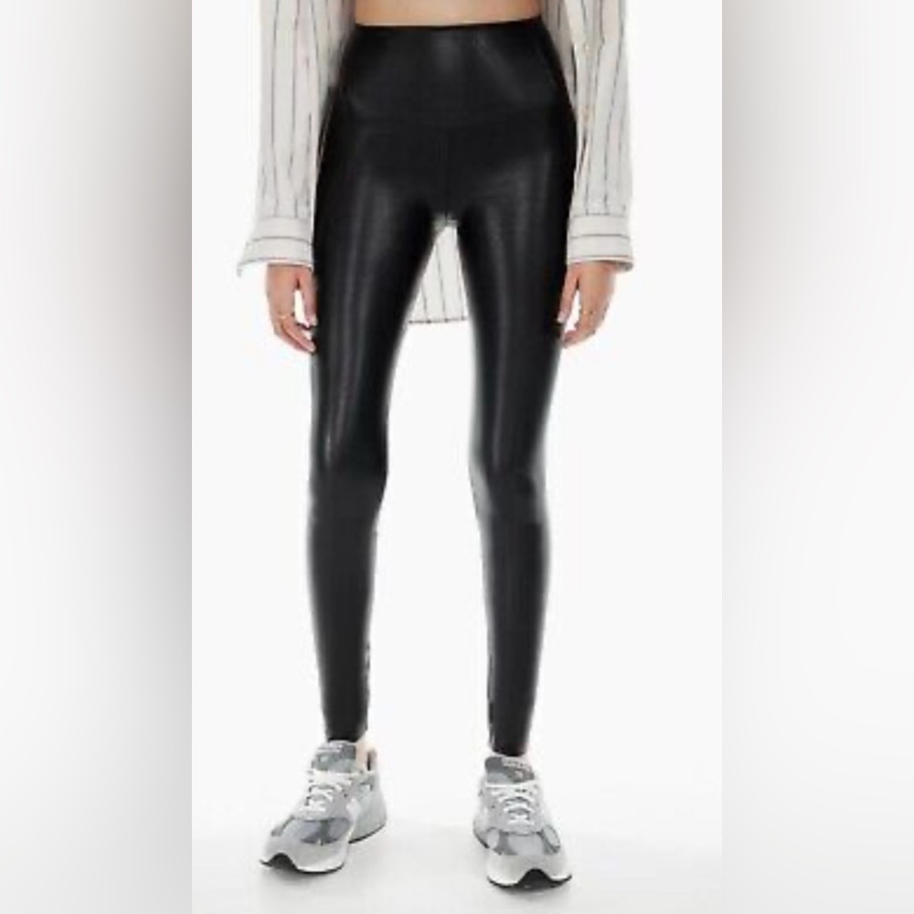 Aritizia Daria Legging